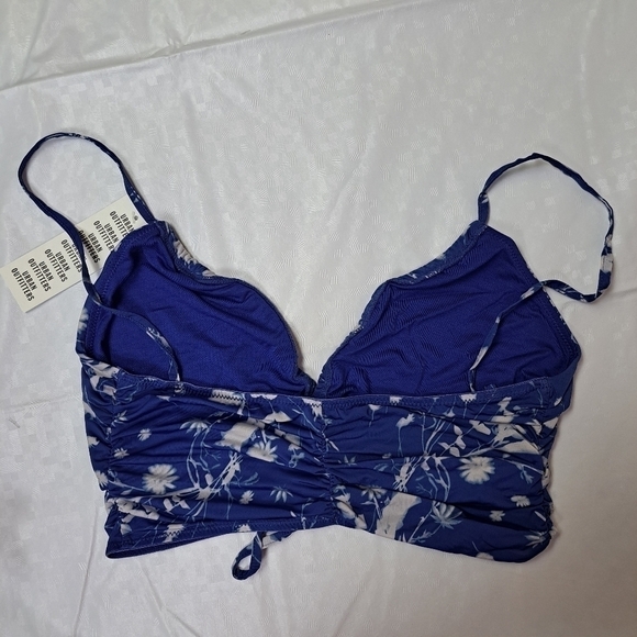 URBAN Outfitters Out From Under Keyhole Longline Bralette - Picture 6 of 11